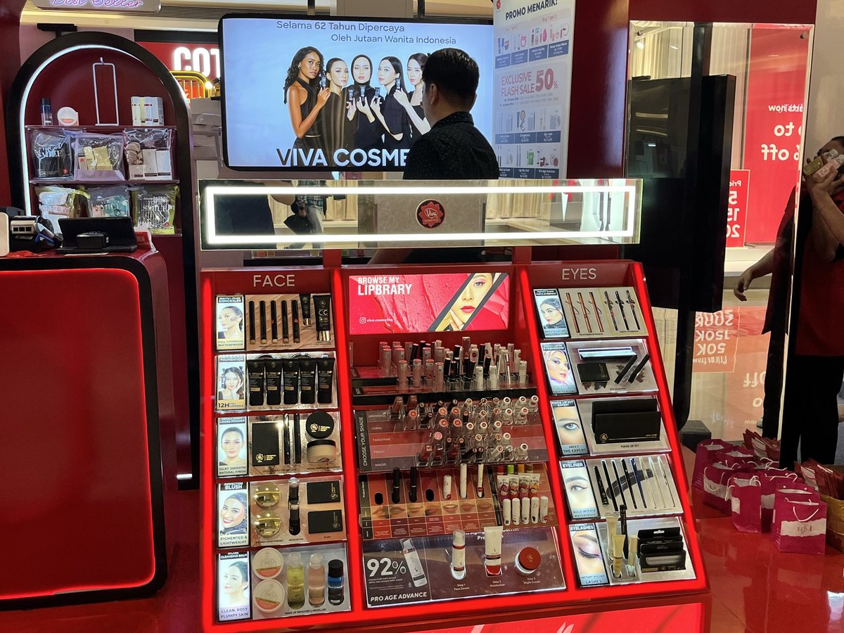 The built Viva Cosmetics booth, front view